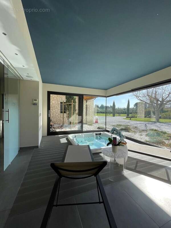 Maison à L&#039;ISLE-SUR-LA-SORGUE