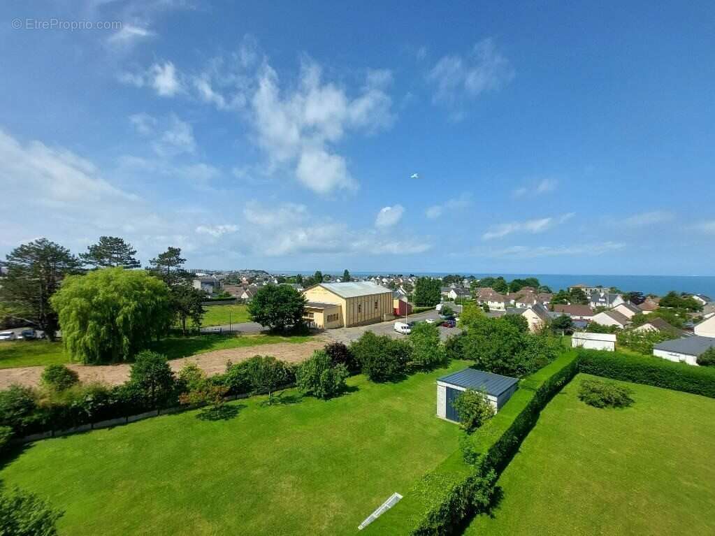 Appartement à DONVILLE-LES-BAINS