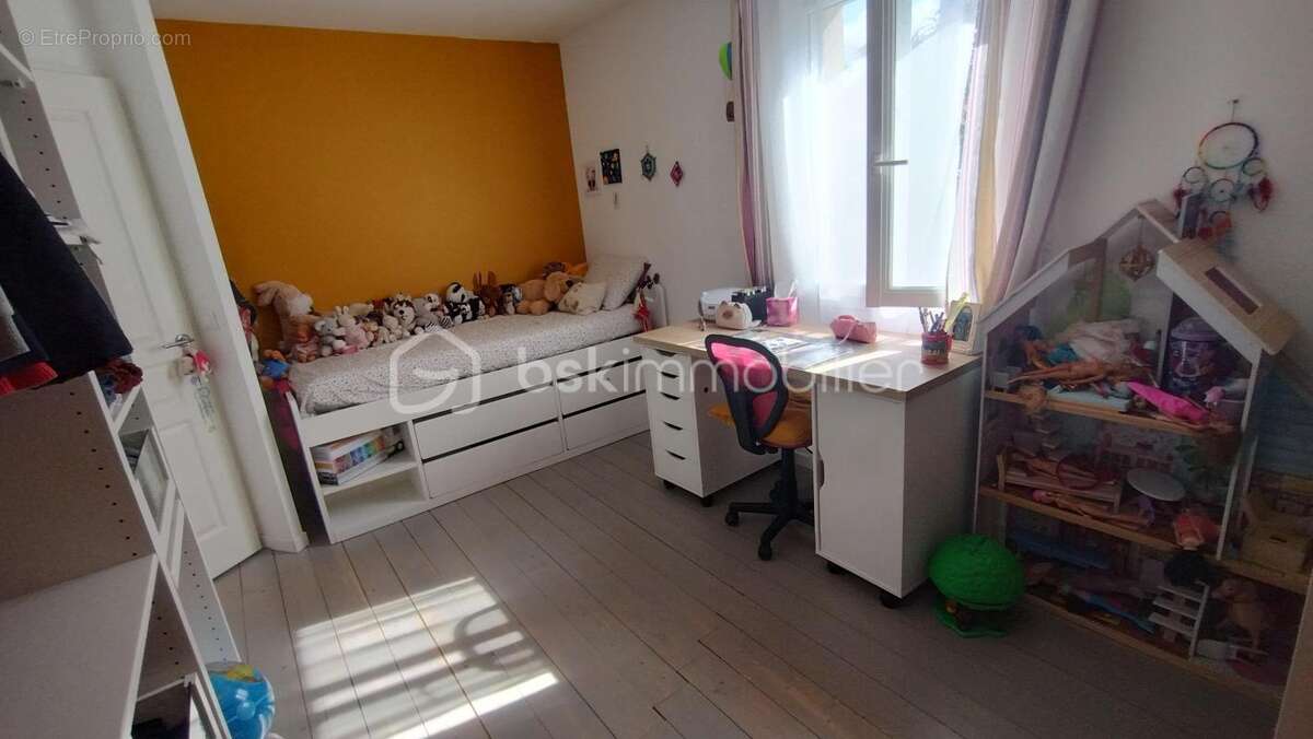 Maison à SERRES-CASTET