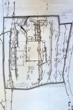 Terrain à MOUANS-SARTOUX