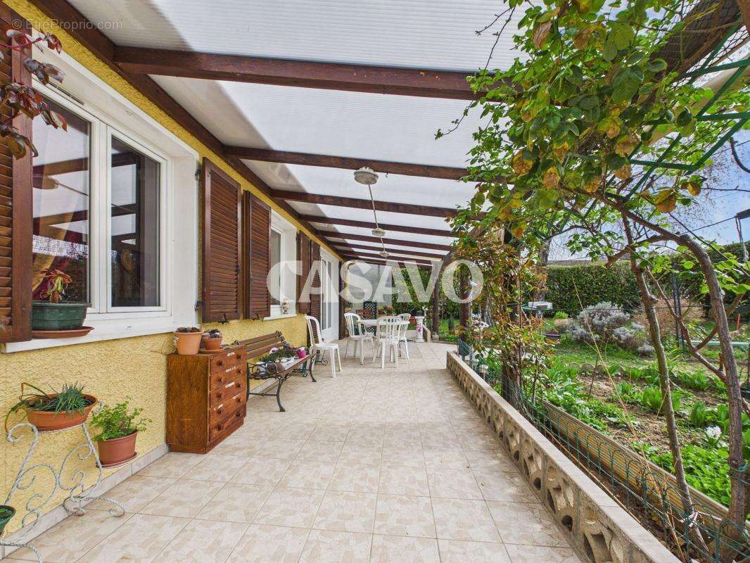 Maison à REVENTIN-VAUGRIS