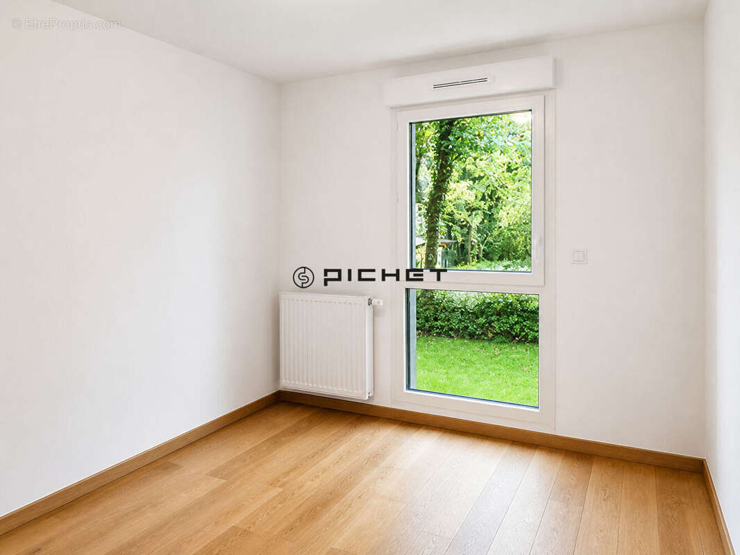 Appartement à CHEVRY