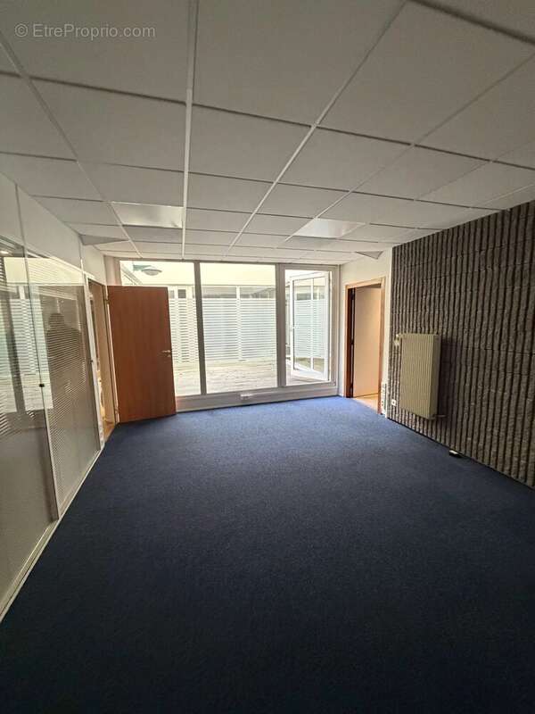 Commerce à PARIS-17E