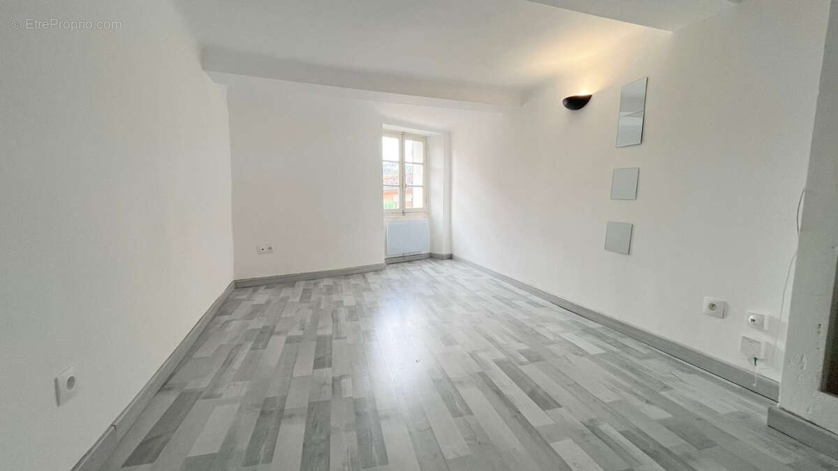 Maison à COLLOBRIERES