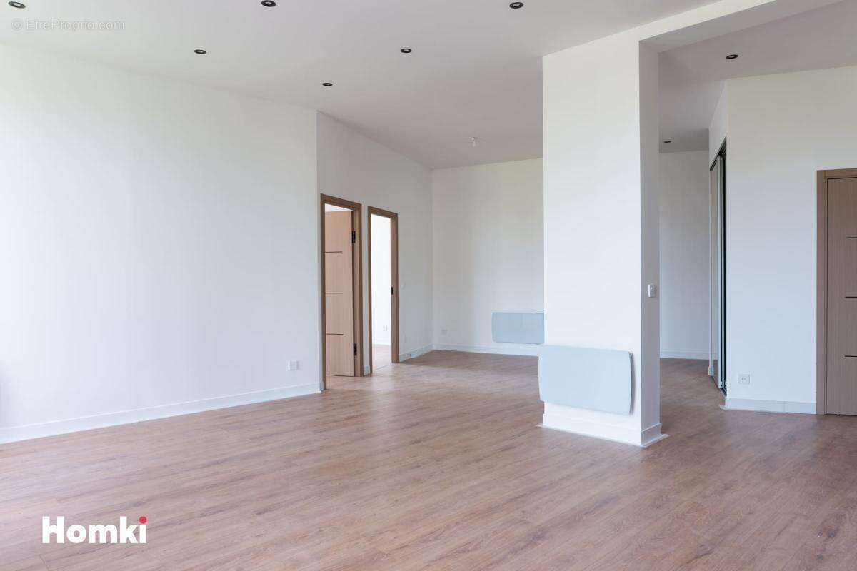 Appartement à SAINT-GEORGES-DE-RENEINS