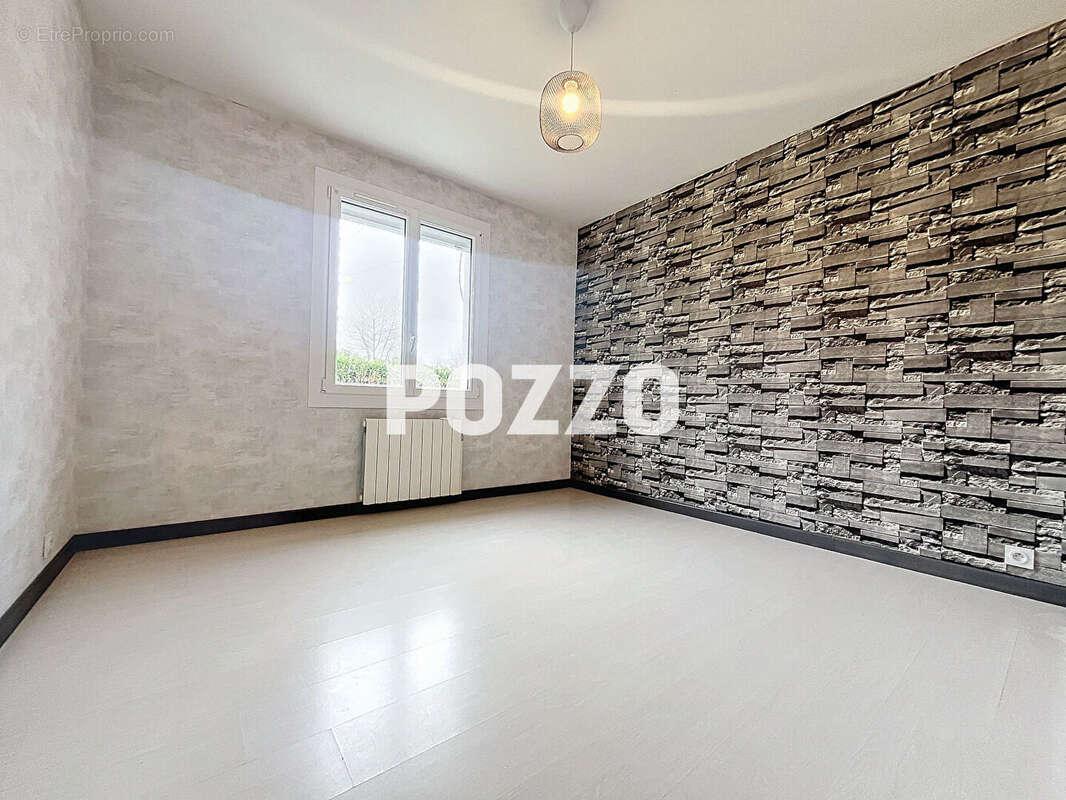 Maison à LE MESNIL-RAOULT