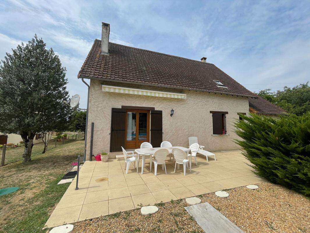 Maison à CHAMPAGNAC-DE-BELAIR
