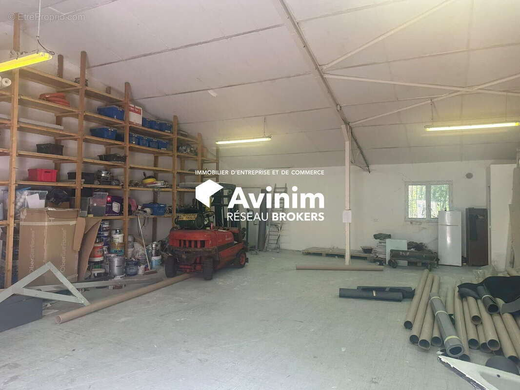 Commerce 125 m² à Aulnay-Sur-Mauldre  - photo 4