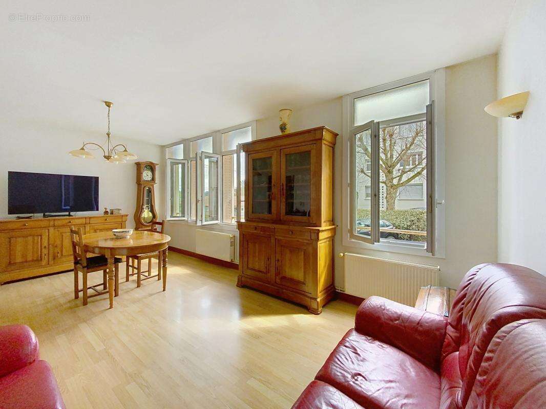 Appartement à OULLINS