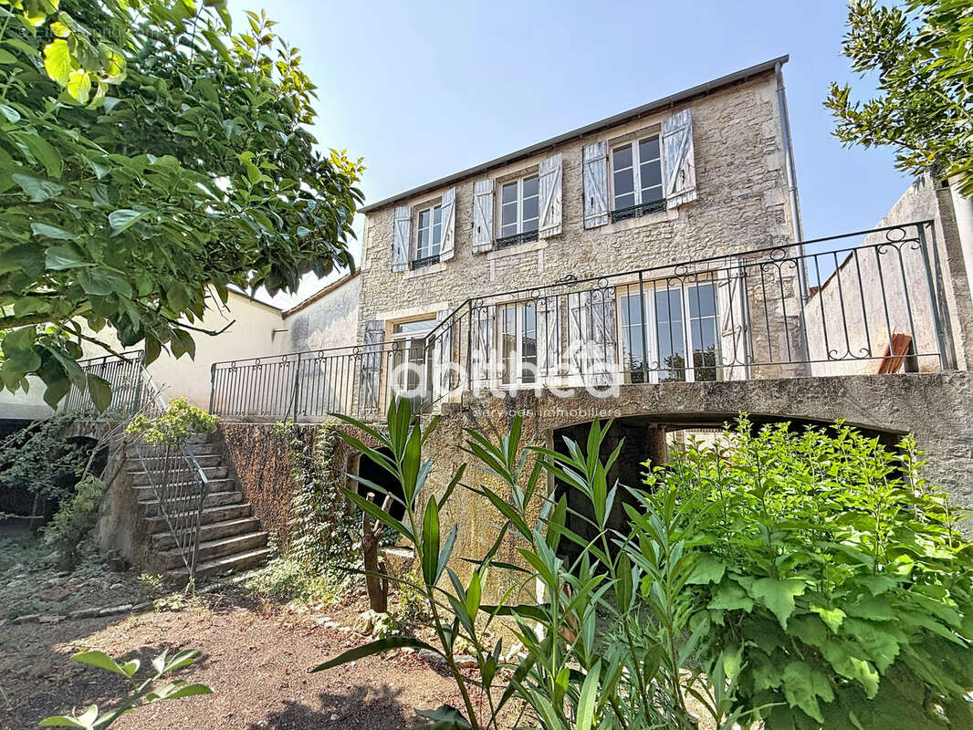 Maison à RUFFEC