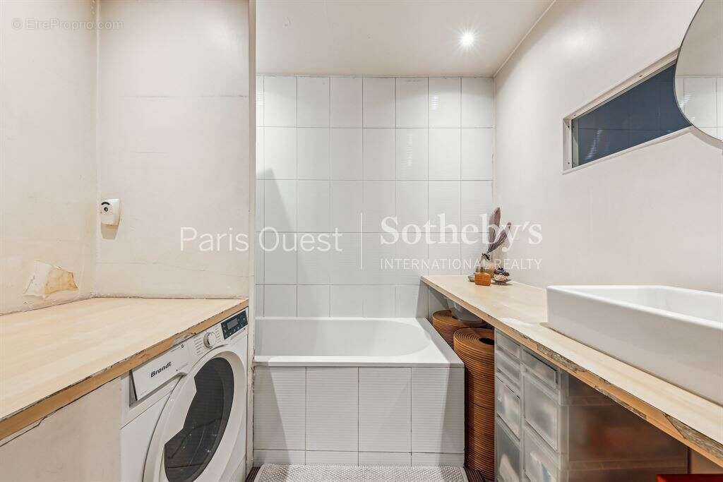 Appartement à PARIS-10E