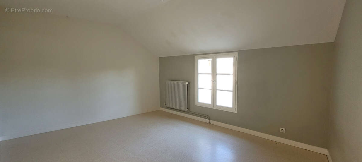 Maison à CHAMPIGNY-SUR-VEUDE