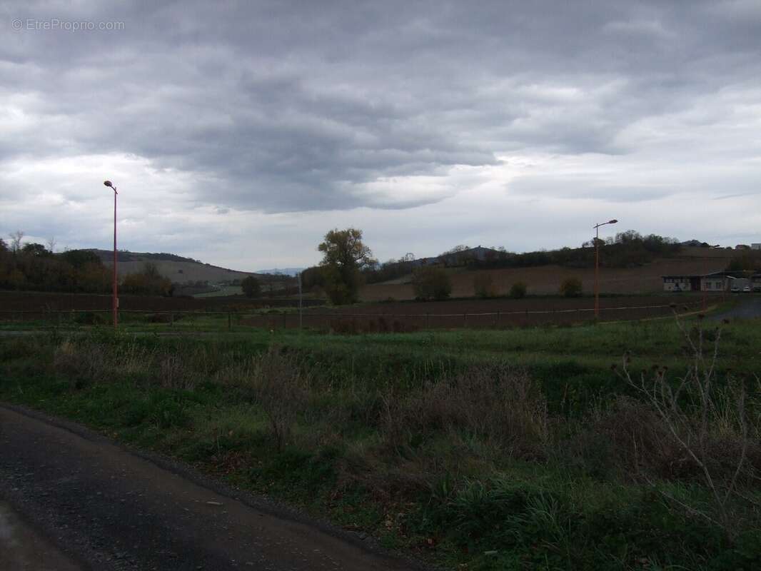 Terrain à SAINT-GEORGES-SUR-ALLIER