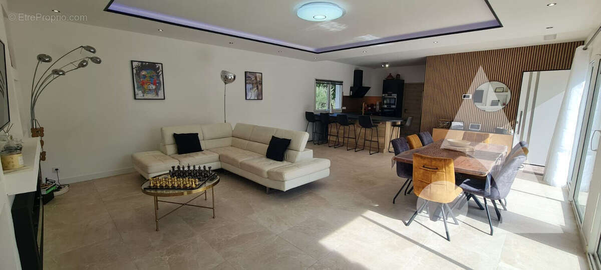 Maison à SILLANS-LA-CASCADE