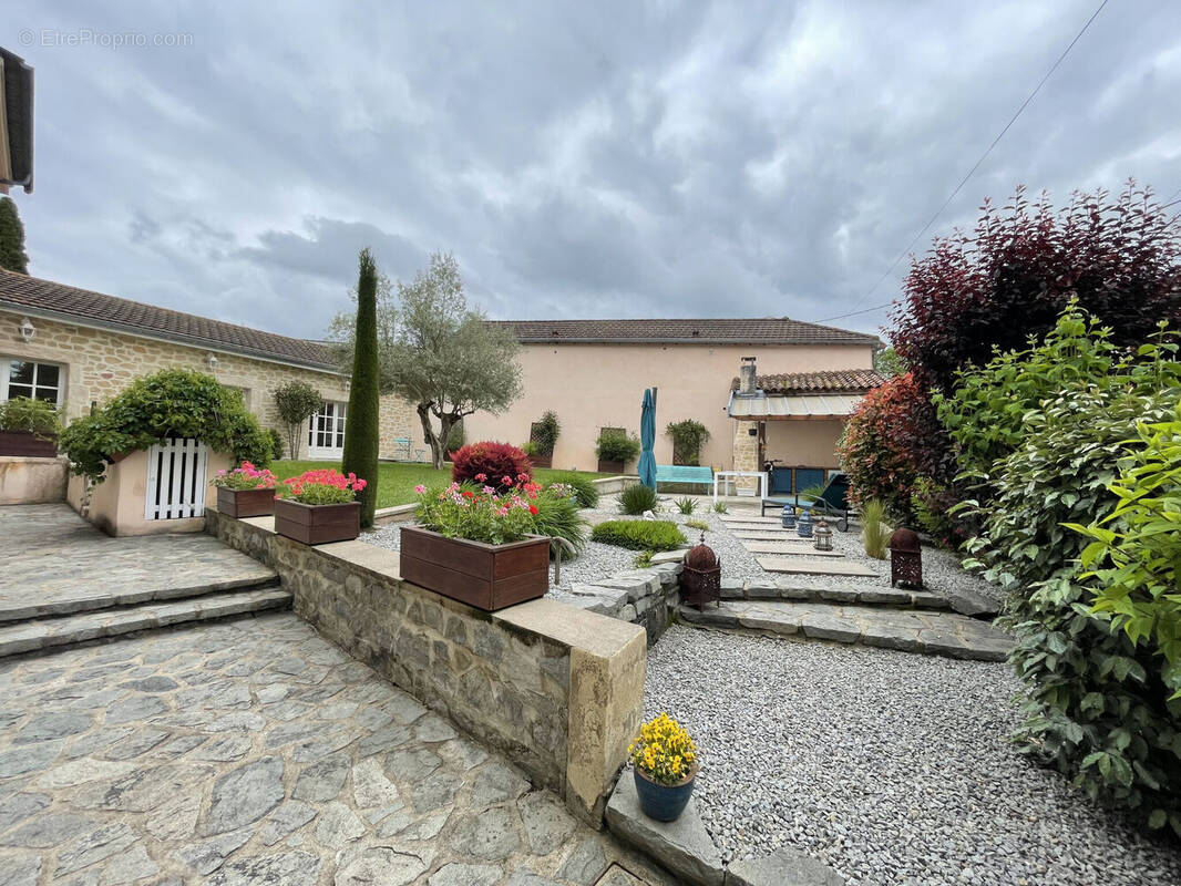 Photo 1 - Maison à AMPLEPUIS