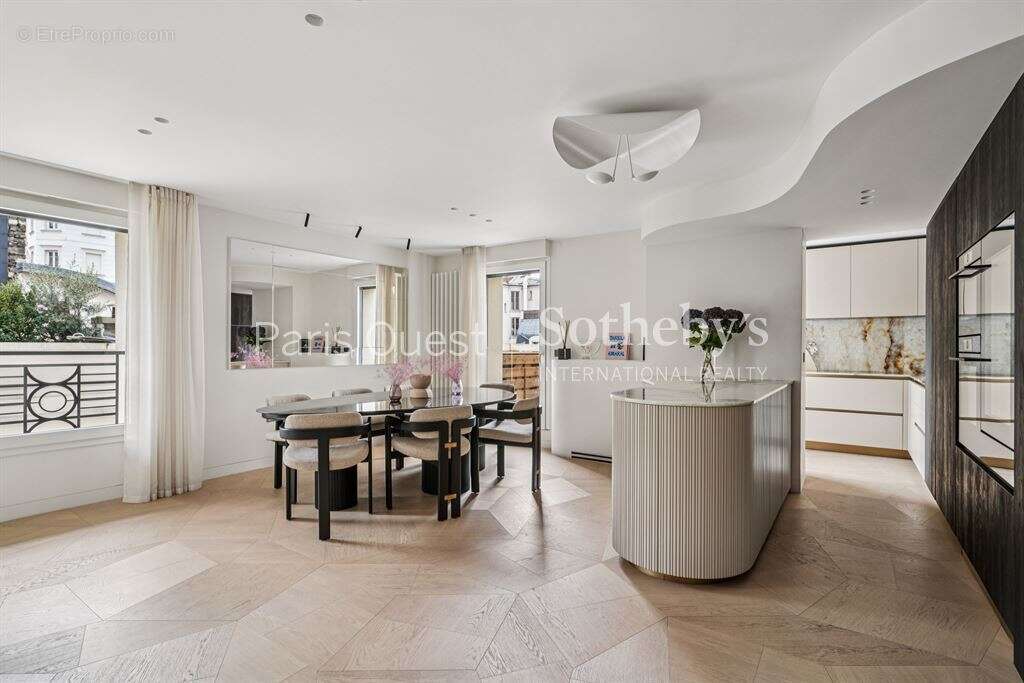 Appartement à LEVALLOIS-PERRET