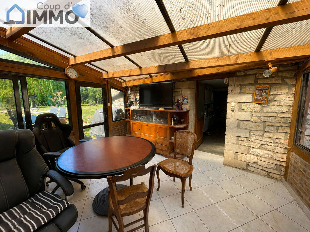 Maison 6 pièces 143 m2 + dépendances - photo 2