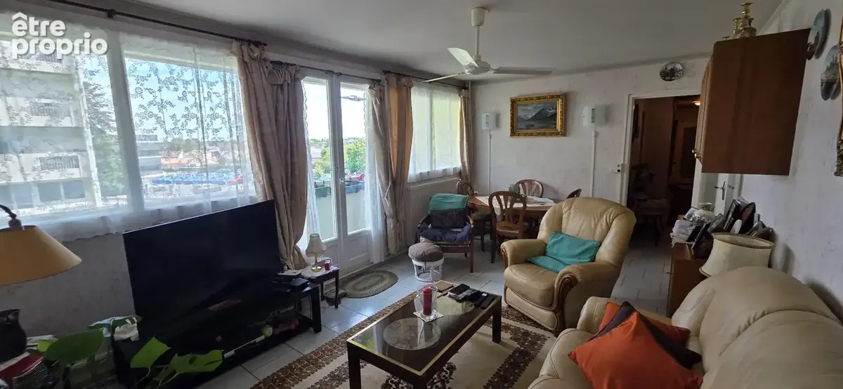 POITIERS  Appartement  T4  3ch.Balcon . Ascenseur . Parking - photo 4