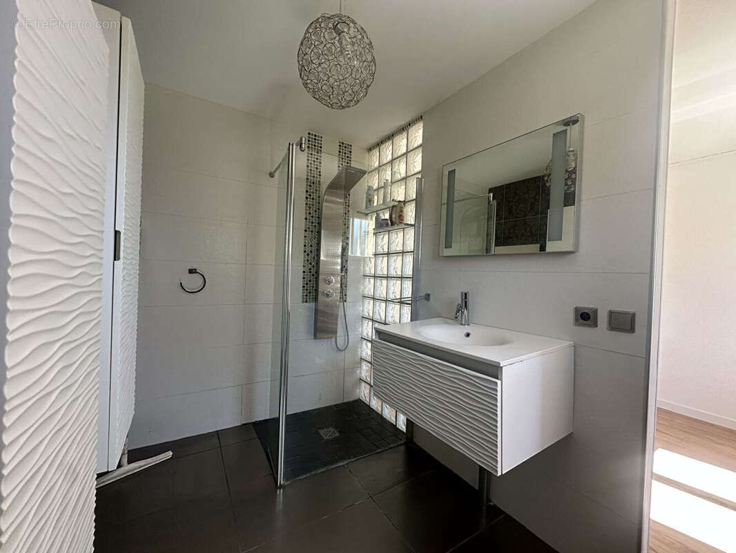 Maison 2 mn nogent le roi - photo 9