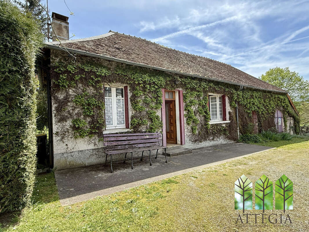 Maison à MORTROUX
