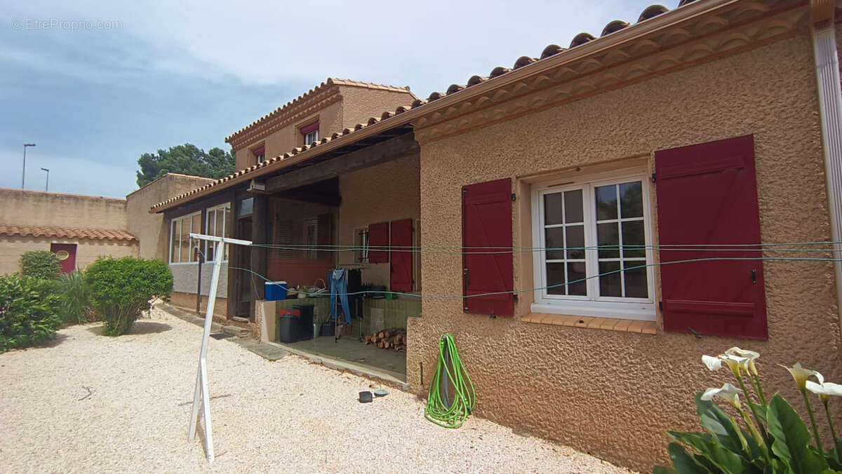 Maison à VILLEMOUSTAUSSOU