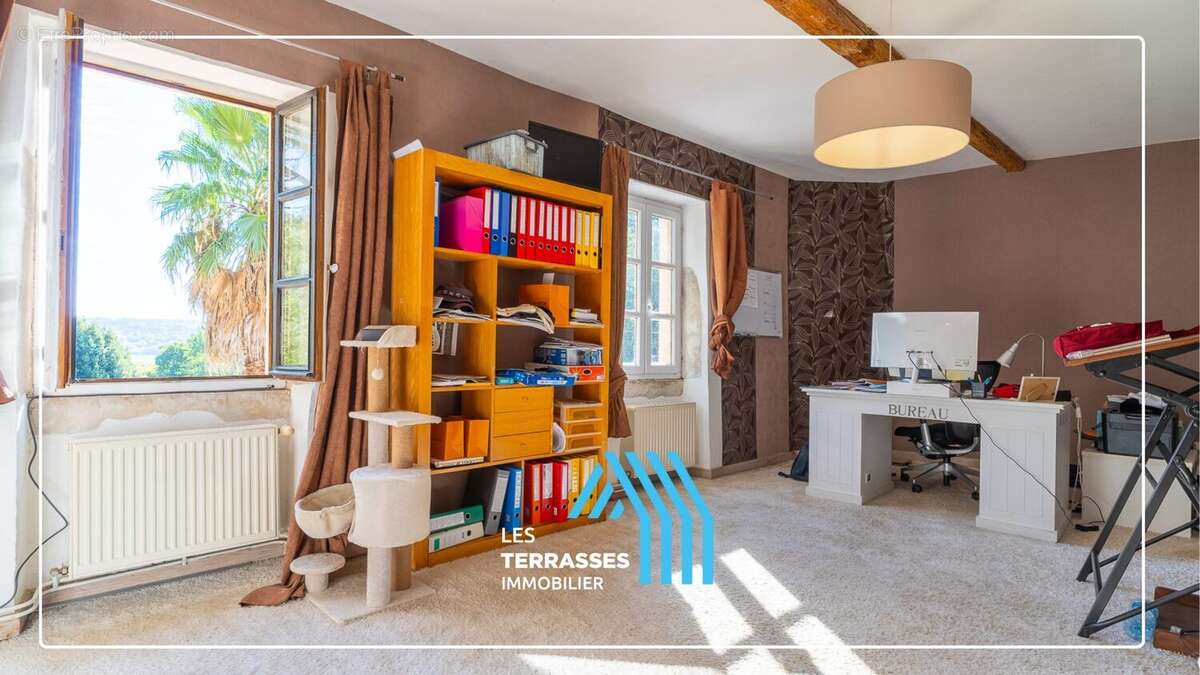 Maison à MONTELIMAR