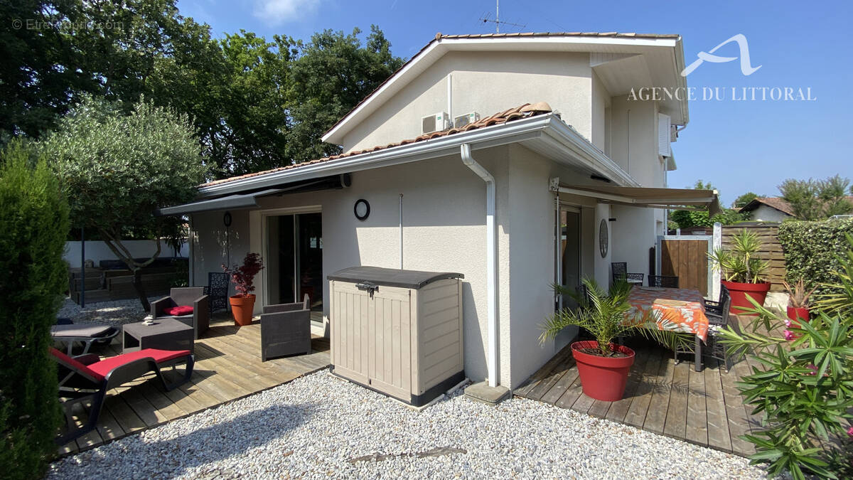 Maison à ARES