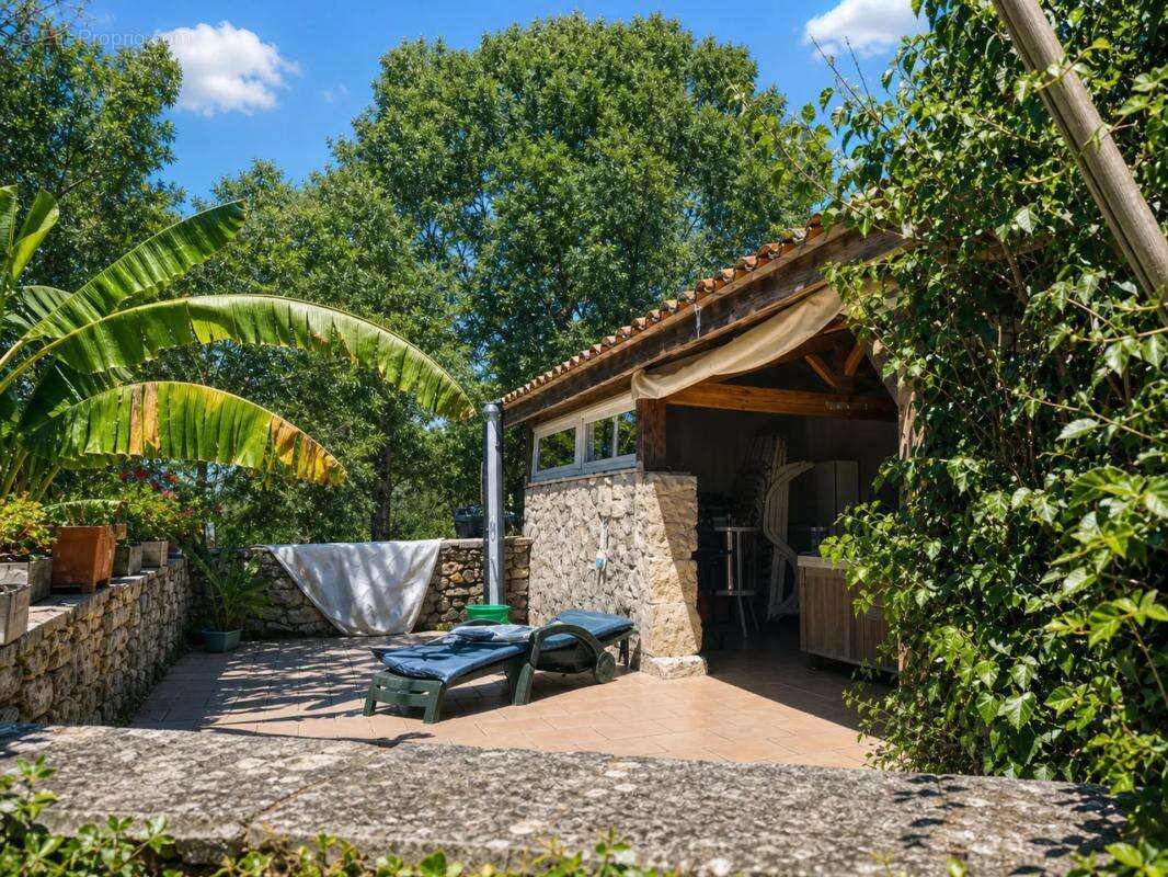 Maison de 10 pièces de 250 m² à Pardaillan - photo 4