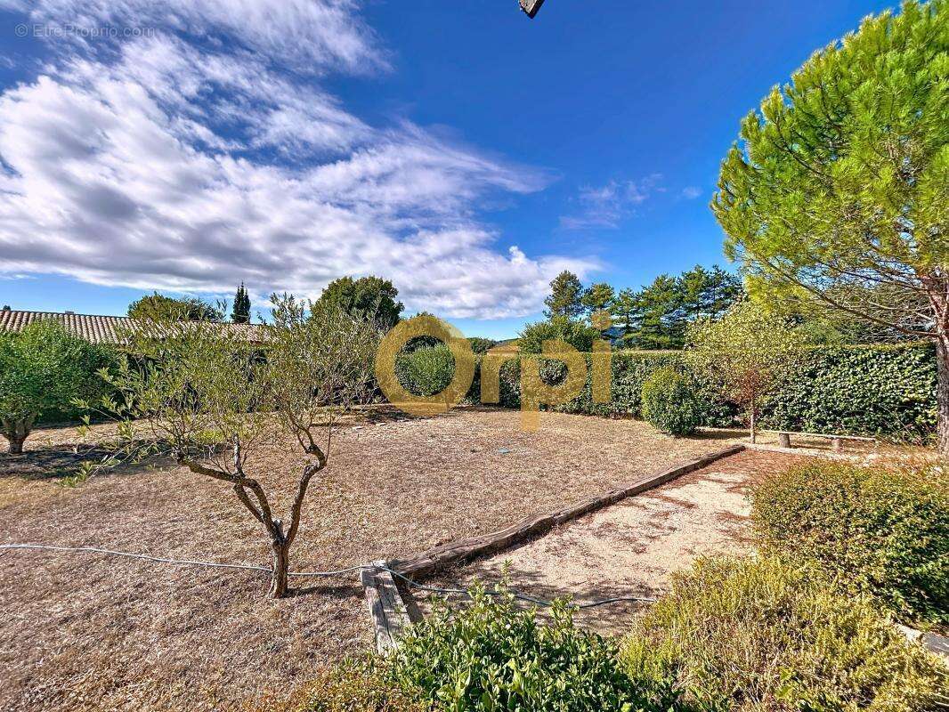 Maison à BAGNOLS-EN-FORET