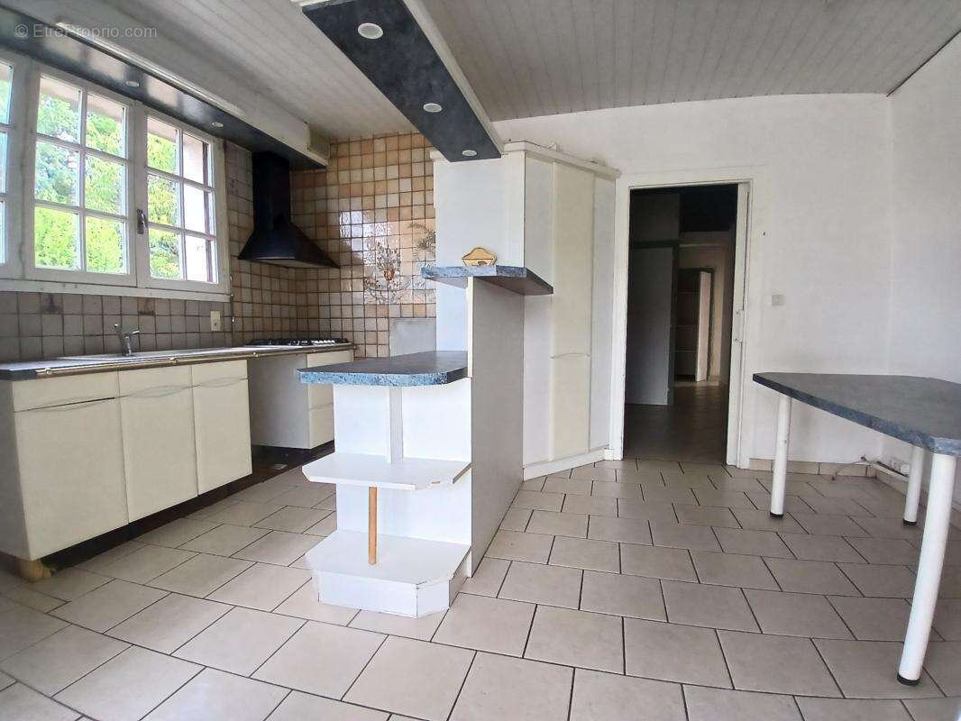 Maison familiale avec piscine   Gare TGV d'Angoulême à proxi - photo 5