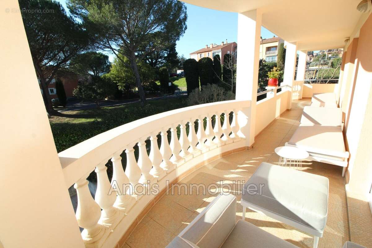 Appartement à COGOLIN