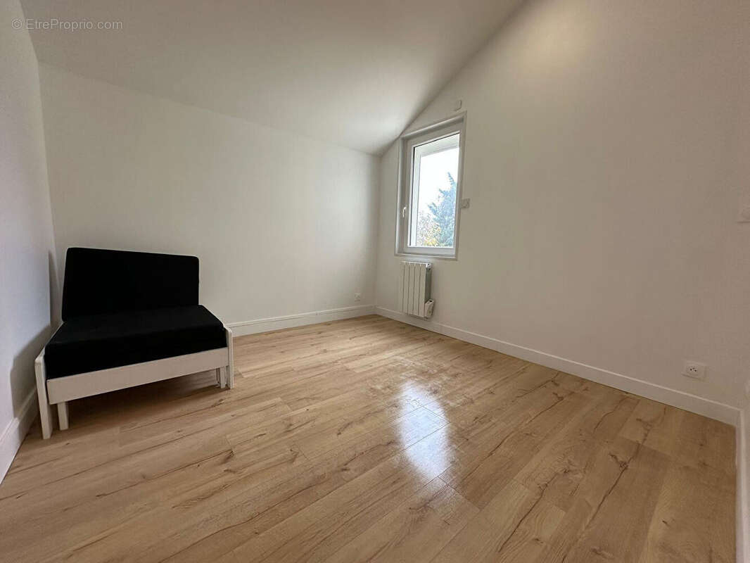 Maison à SAVIGNY-LE-TEMPLE