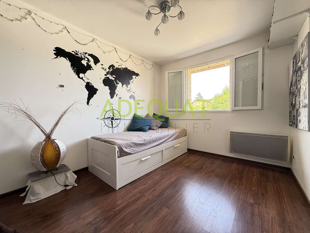Maison mitoyenne / 4 chambres / terrasse 30m2 / garage attenant / parking ext... - photo 10