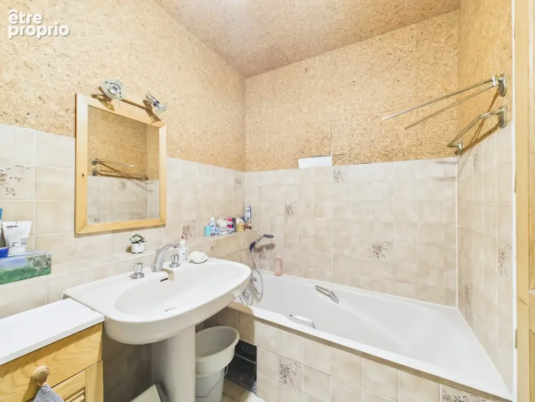 Appartement T4   Secteur calme   La Motte-Servolex   80 m2 - photo 12