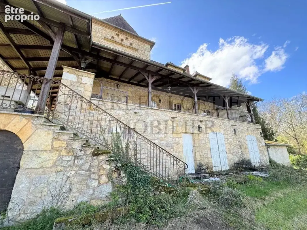 Belle demeure à remettre au goût du jour, nichée dans son parc de plus de 7200 m², avec piscine. - photo 5
