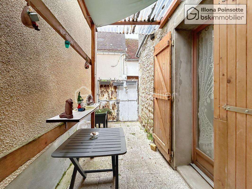 Maison 4 chambres de 106 m² à Tonnerre (Vaulichères) - photo 13