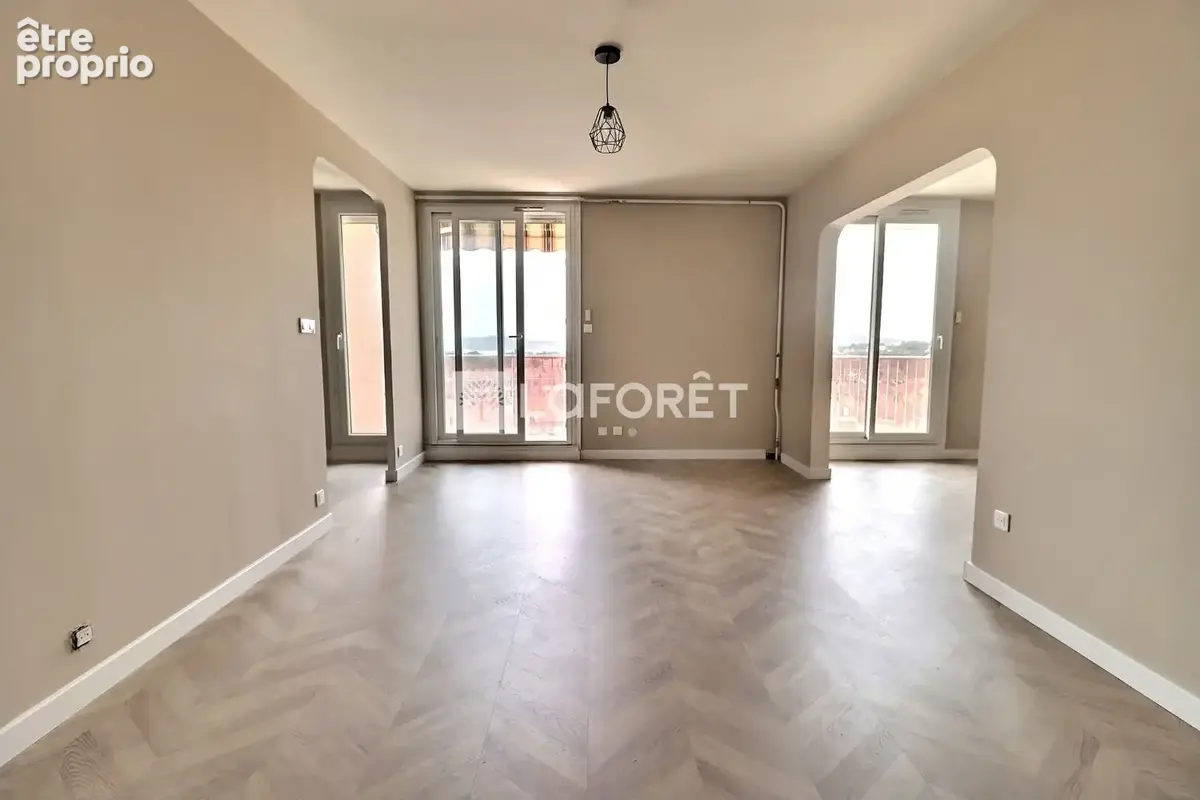 Appartement Toulon 4 pièce(s) 74 m2 - photo 4