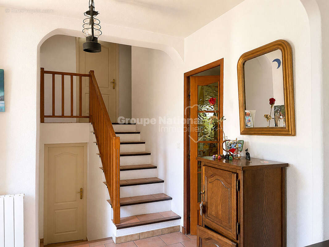 Maison 4 pièces à vendre à Saint Chamas - 138 m² sur terrain de 600 m² - photo 8
