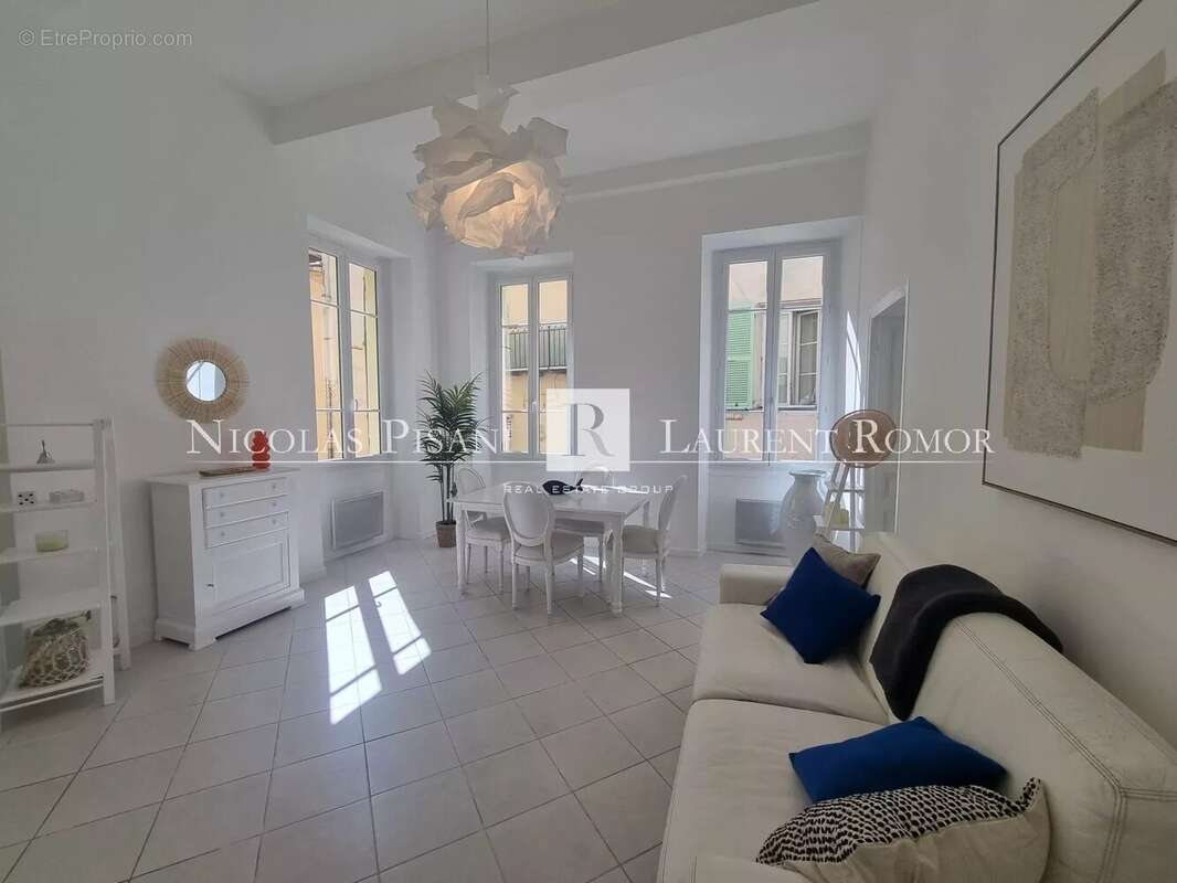EXCLUSIVITÉ - VILLEFRANCHE SUR MER - 3 pièces situé au cœur de la vieille ville. - photo 2