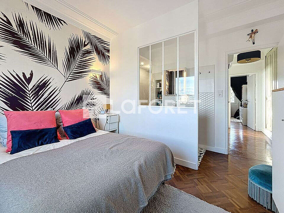Appartement de standing au dernier étage - T4 de 112 m² - Marseille 8e - photo 11