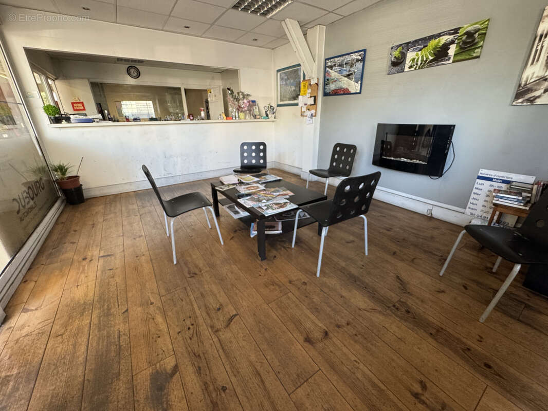 Commerce à MARSEILLE-9E