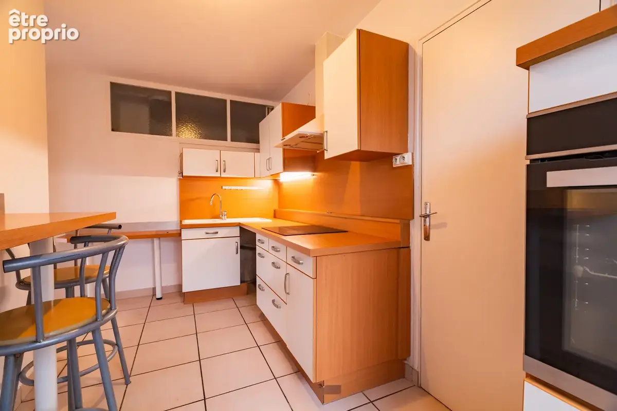 Appartement T4 75 m2 avec balcon, cave et parking couvert, avenue Victor Hugo, 26000 VALENCE - photo 6