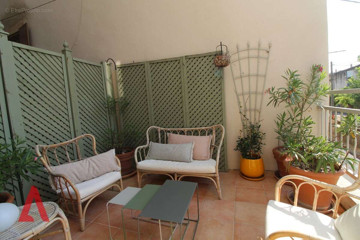 Charmante maison de village au cur de Laurens  3 chambres et terrasses - photo 3