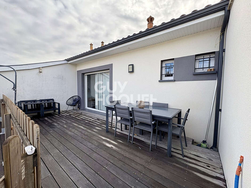 Maison à VILLENAVE-D&#039;ORNON