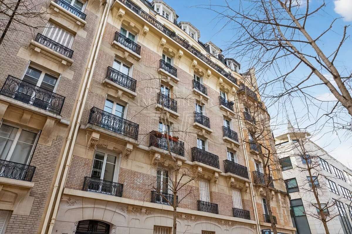 Appartement à LEVALLOIS-PERRET