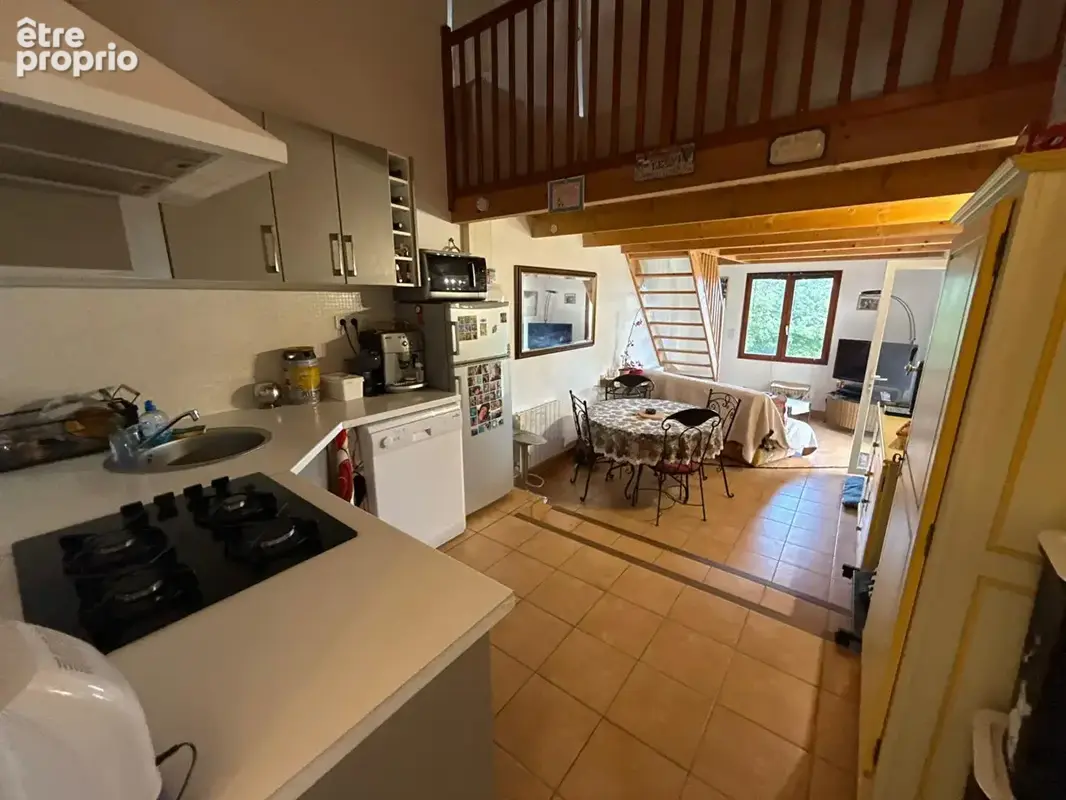 Maison de 138 m² avec studio indépendant, vue dégagée et grand terrain de 1000 m² - photo 16