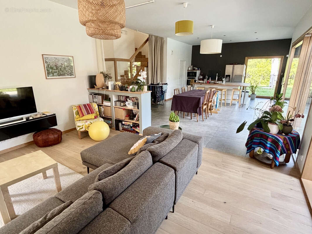 Maison à VIVIERS-DU-LAC