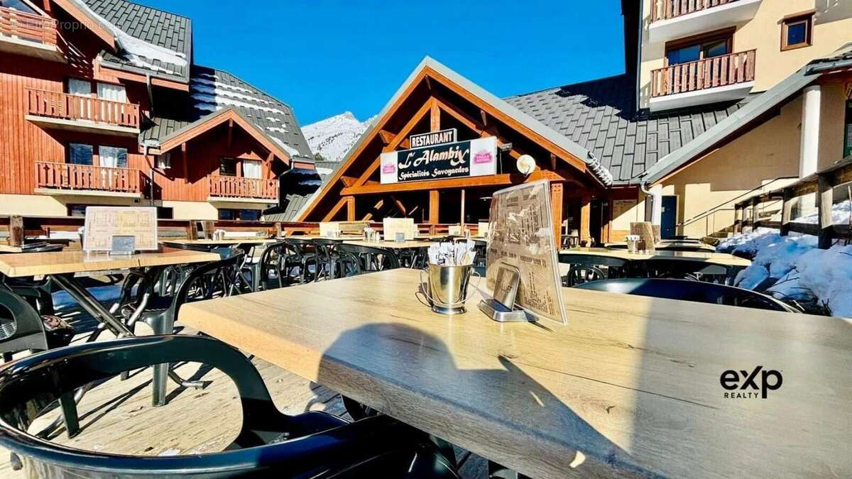 Commerce à SAINT-FRANCOIS-LONGCHAMP