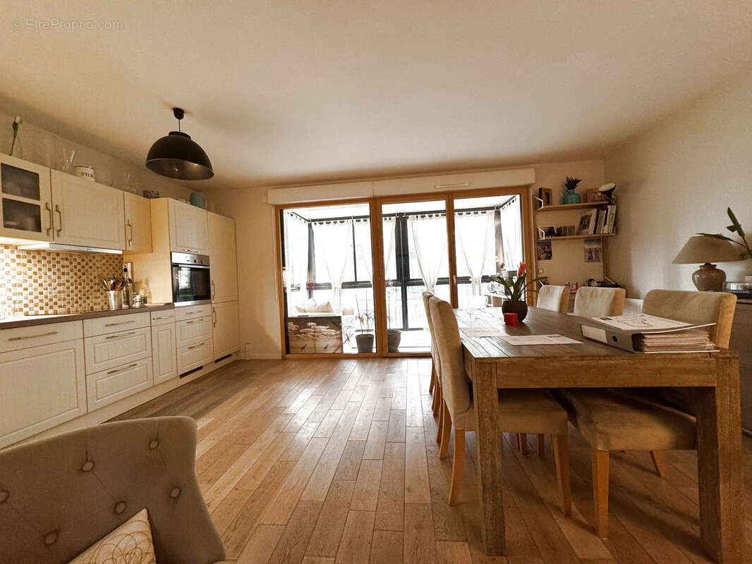 Appartement à LOUVRES