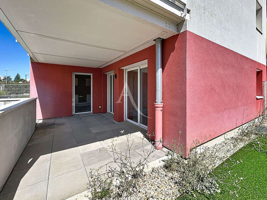 Appartement T4 - 85m² - Terrasse - Garage - CHARNAY LES MÂCON - photo 8
